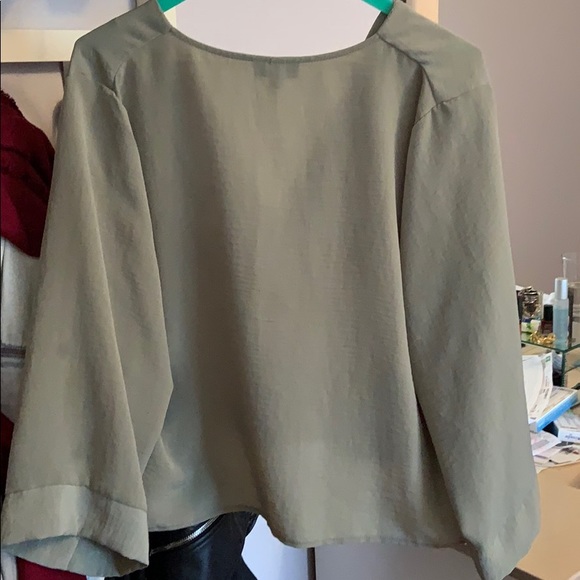 Olive tie blouse - Picture 2 of 2